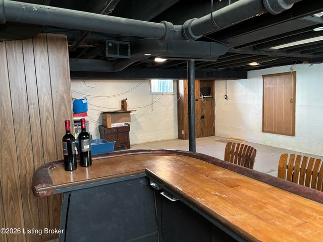 2348 Dorma Ave, Louisville, KY 40217