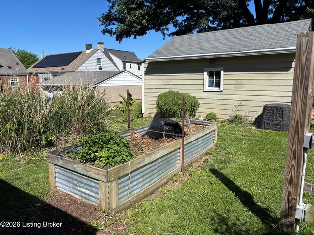 2348 Dorma Ave, Louisville, KY 40217