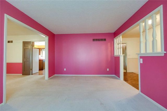 4329 S Dover Avenue, Independence, MO 64055