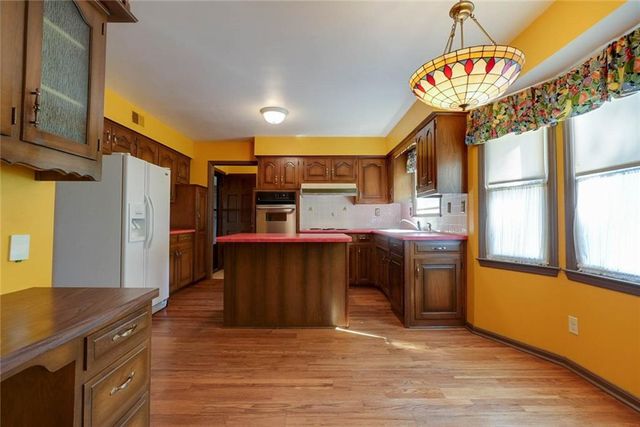4329 S Dover Avenue, Independence, MO 64055