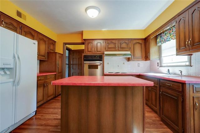 4329 S Dover Avenue, Independence, MO 64055