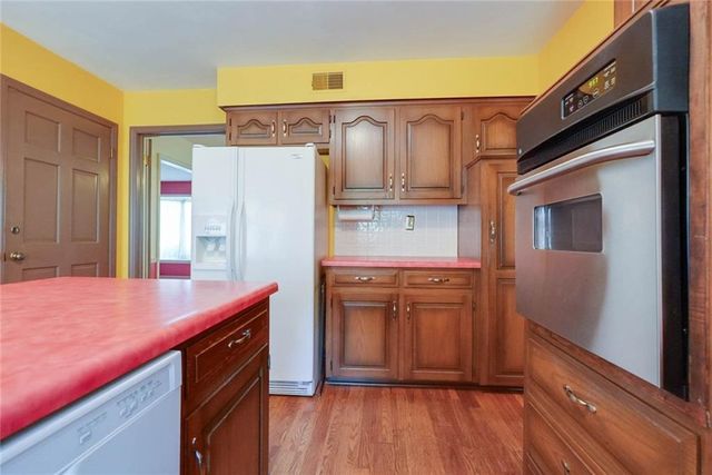4329 S Dover Avenue, Independence, MO 64055