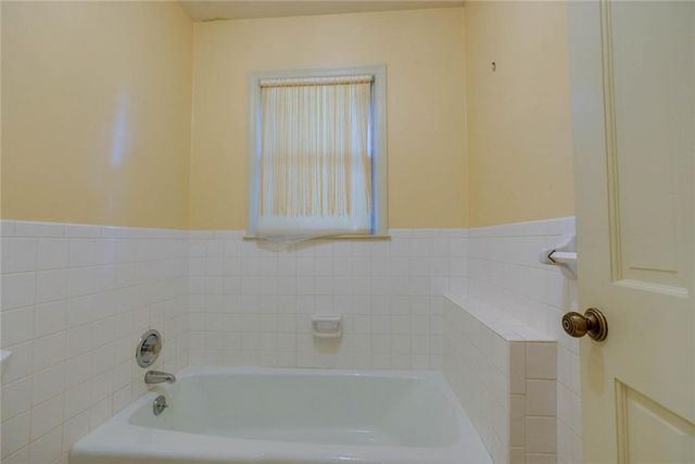4329 S Dover Avenue, Independence, MO 64055