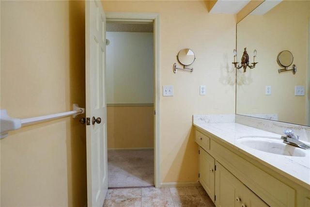 4329 S Dover Avenue, Independence, MO 64055