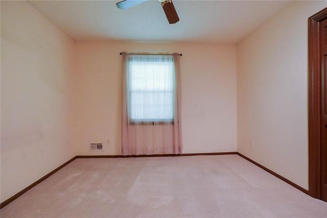 4329 S Dover Avenue, Independence, MO 64055