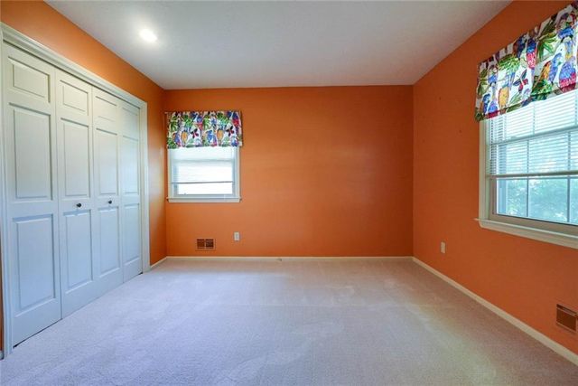 4329 S Dover Avenue, Independence, MO 64055