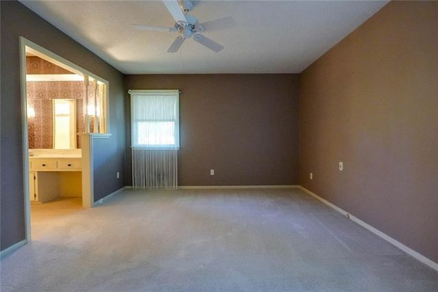 4329 S Dover Avenue, Independence, MO 64055