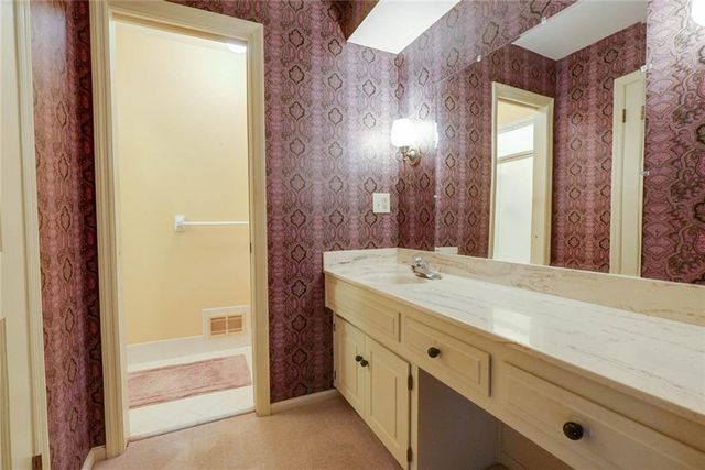 4329 S Dover Avenue, Independence, MO 64055