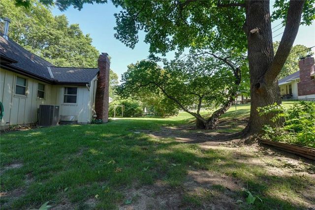 4329 S Dover Avenue, Independence, MO 64055