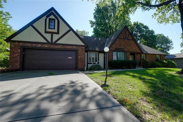 4329 S Dover Avenue, Independence, MO 64055