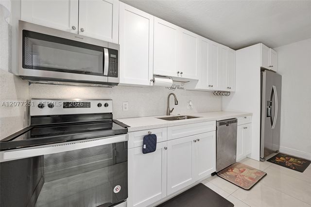 2420 NW 22nd Rd 0, Fort Lauderdale, FL 33311