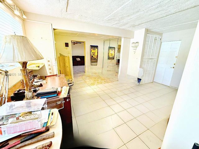 880 E 28th St, Hialeah, FL 33013