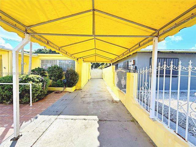 880 E 28th St, Hialeah, FL 33013