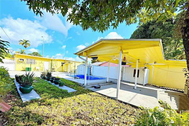 880 E 28th St, Hialeah, FL 33013