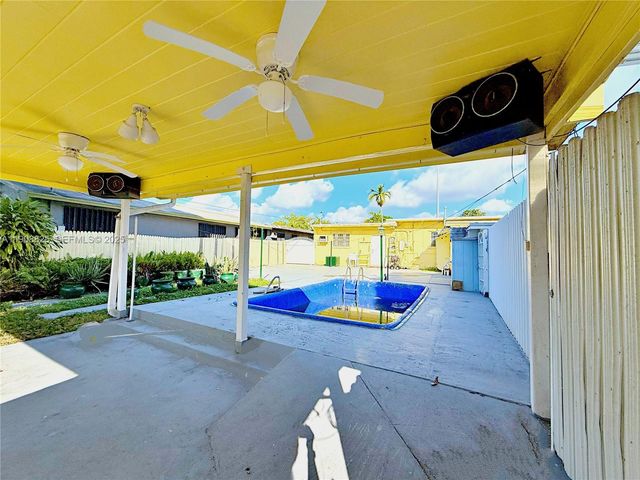 880 E 28th St, Hialeah, FL 33013