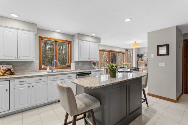 41 Windsor Boulevard, Londonderry, NH 03053