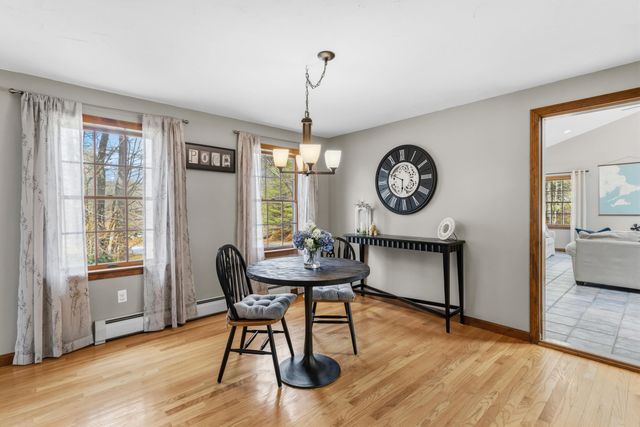 41 Windsor Boulevard, Londonderry, NH 03053