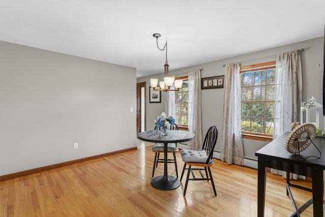 41 Windsor Boulevard, Londonderry, NH 03053