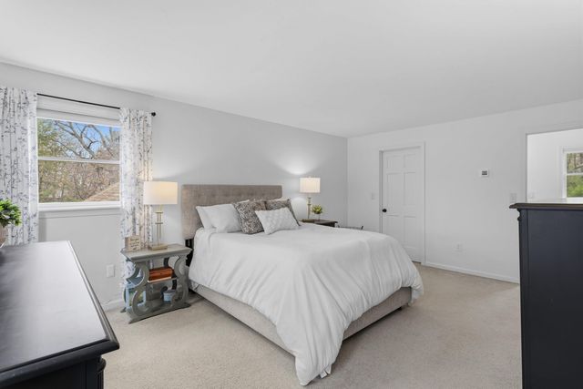 41 Windsor Boulevard, Londonderry, NH 03053