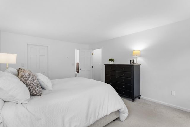 41 Windsor Boulevard, Londonderry, NH 03053