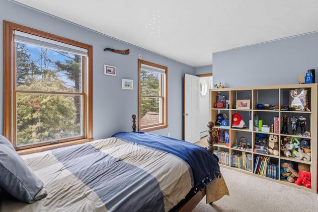 41 Windsor Boulevard, Londonderry, NH 03053