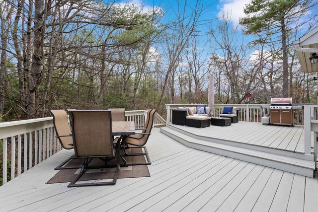 41 Windsor Boulevard, Londonderry, NH 03053