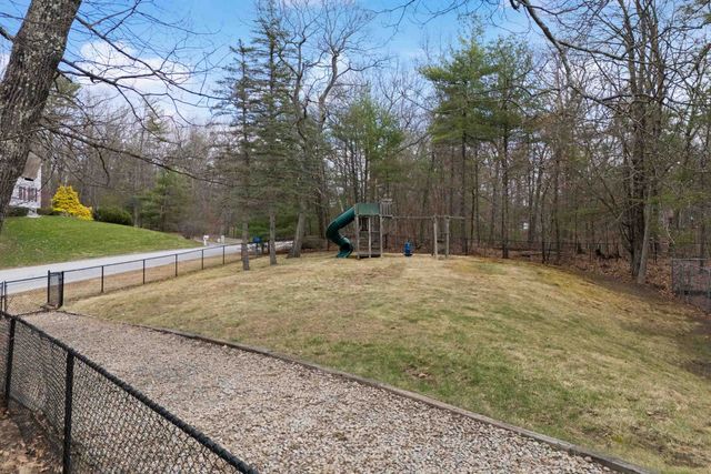41 Windsor Boulevard, Londonderry, NH 03053