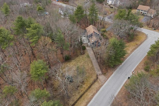 41 Windsor Boulevard, Londonderry, NH 03053