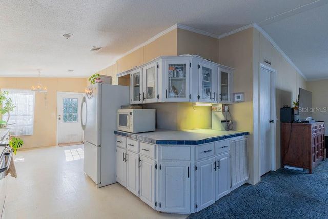 125 PINE TREE DRIVE, Debary, FL 32713