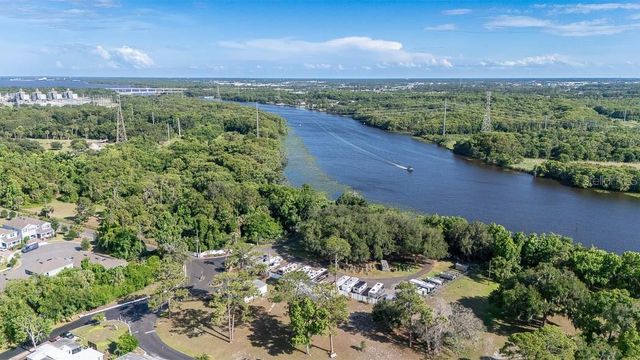 125 PINE TREE DRIVE, Debary, FL 32713