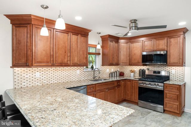 61 LENOX AVE, Trenton, NJ 08620