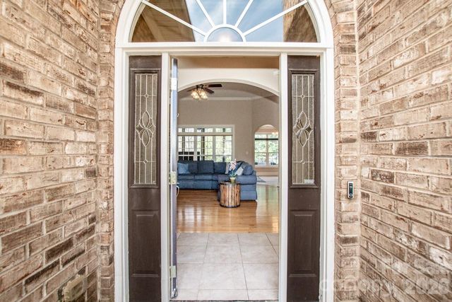 124 Cedar Woods Drive, Mooresville, NC 28117