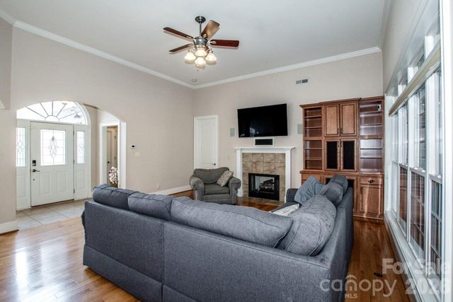 124 Cedar Woods Drive, Mooresville, NC 28117