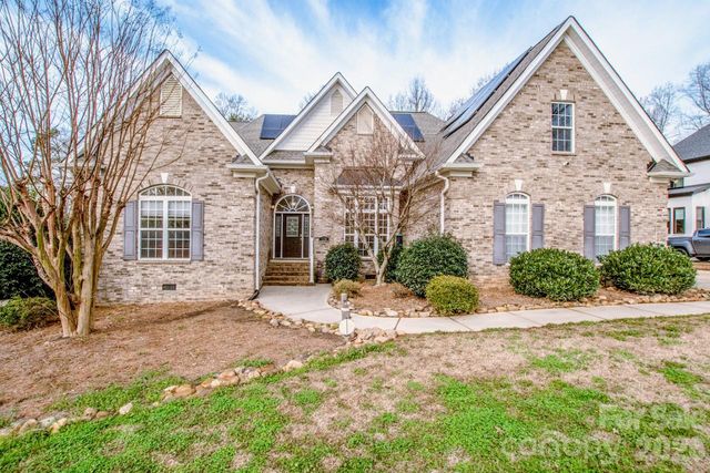 124 Cedar Woods Drive, Mooresville, NC 28117