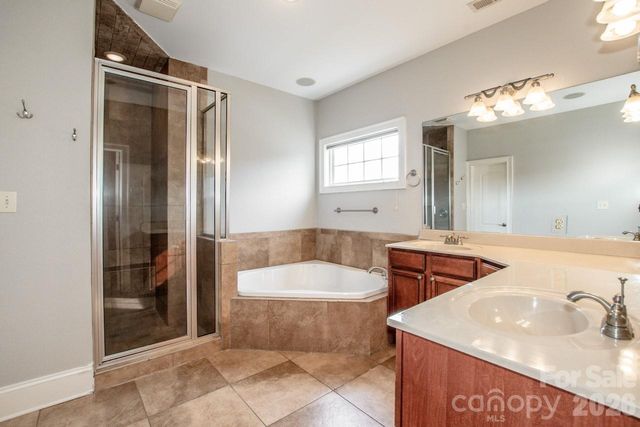 124 Cedar Woods Drive, Mooresville, NC 28117