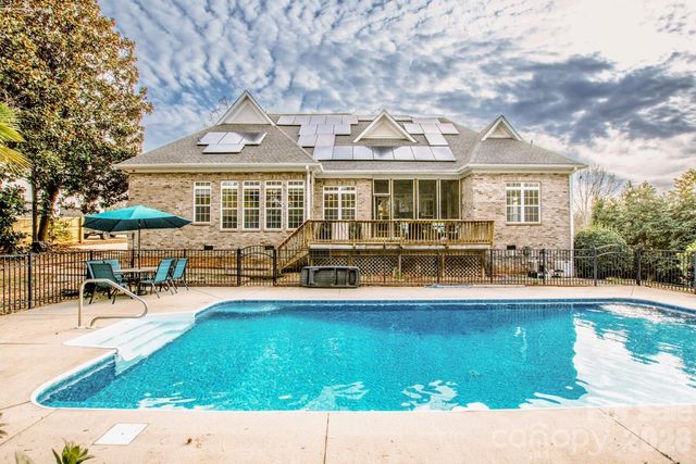 124 Cedar Woods Drive, Mooresville, NC 28117