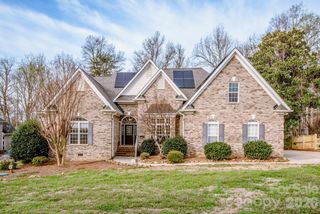 124 Cedar Woods Drive, Mooresville, NC 28117