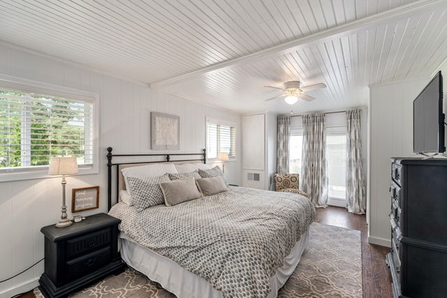 138 Pin Oak Drive, Mabank, TX 75156