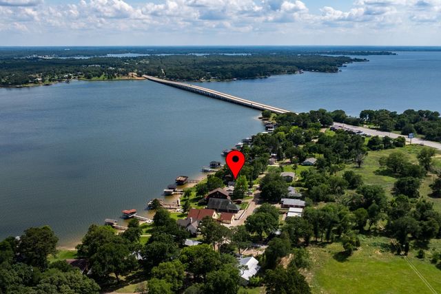 138 Pin Oak Drive, Mabank, TX 75156