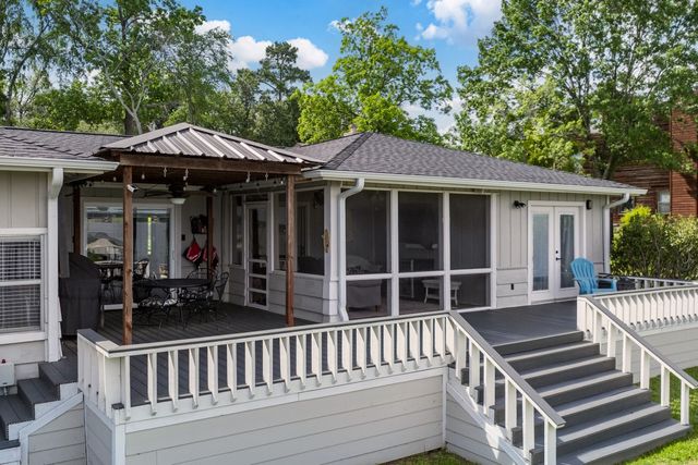 138 Pin Oak Drive, Mabank, TX 75156