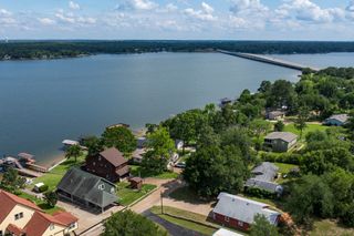 138 Pin Oak Drive, Mabank, TX 75156