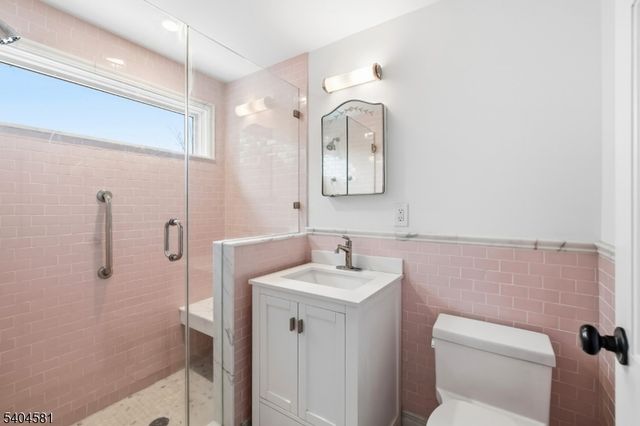 15 Poe Ave, Bloomfield Twp., NJ 07003