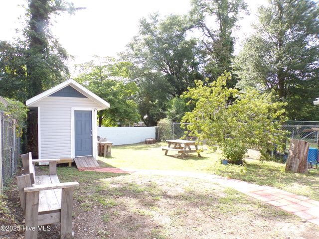810 S 7th Street, Wilmington, NC 28401