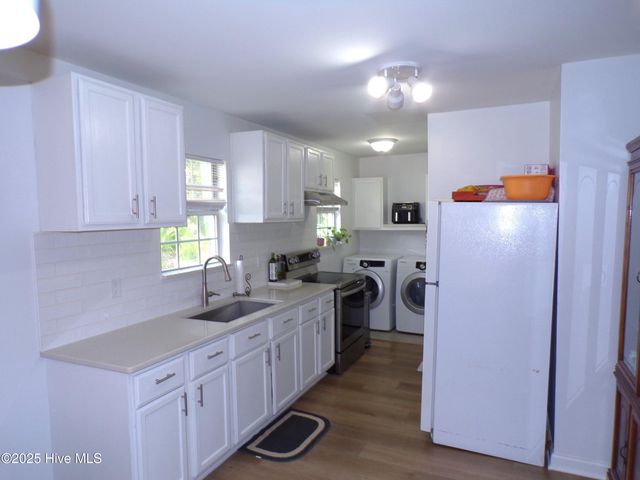 810 S 7th Street, Wilmington, NC 28401