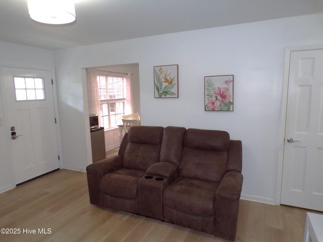 810 S 7th Street, Wilmington, NC 28401