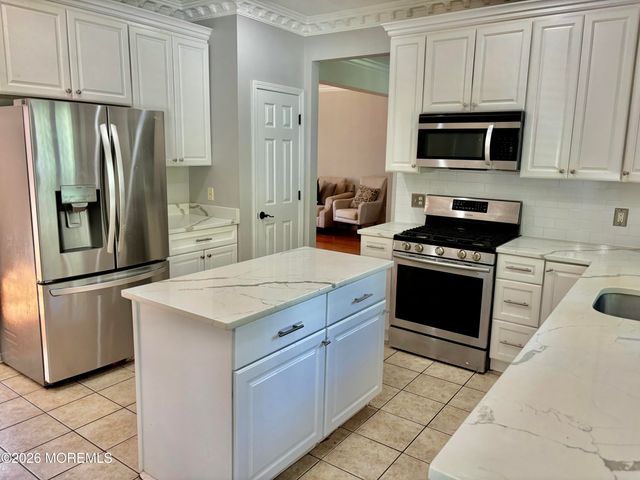 22 Kuzyk Road, Cream Ridge, NJ 08514