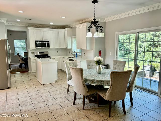 22 Kuzyk Road, Cream Ridge, NJ 08514