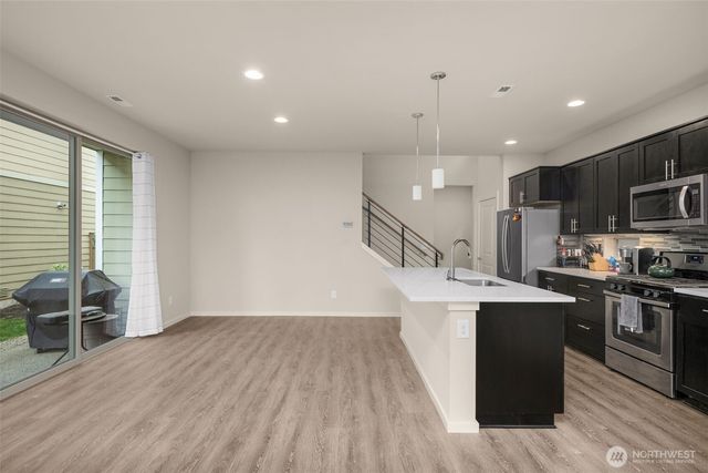 32953 Skyline Lane, Black Diamond, WA 98010