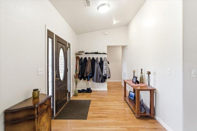 833 Remour Lane, Mount Shasta, CA 96067