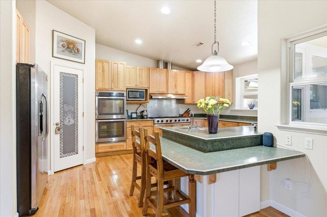 833 Remour Lane, Mount Shasta, CA 96067